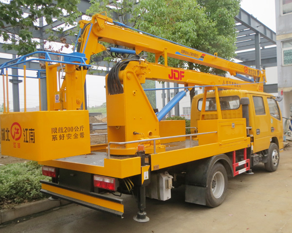 东风16米型高空作业车