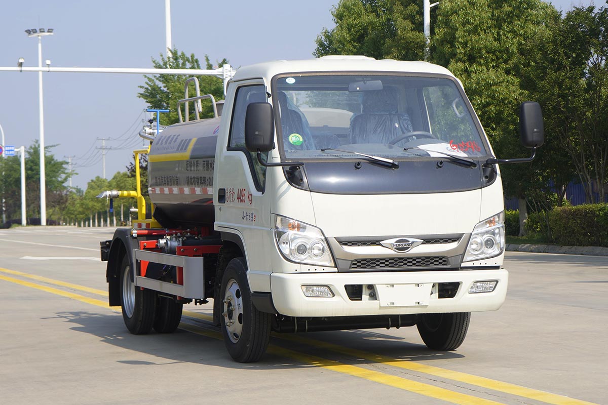 KLF5040GPSB6型绿化喷洒车