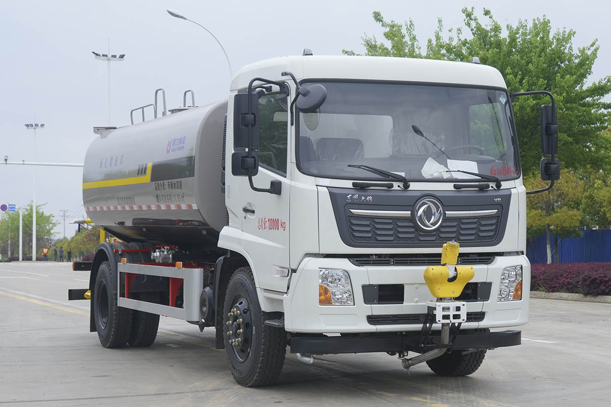 KLF5181GPS6D型绿化喷洒车