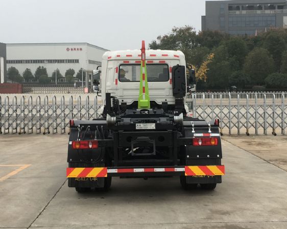 CSC5180ZXX6DF型车厢可卸式垃圾车