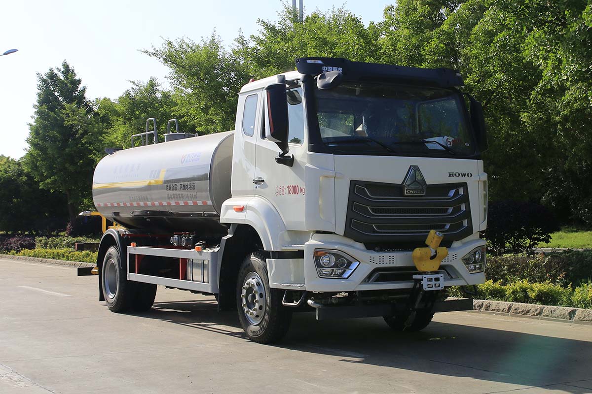KLF5182GPSZ6型绿化喷洒车