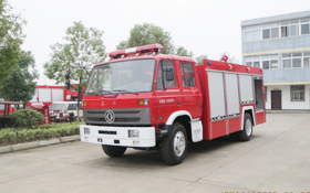 东风5吨泡沫消防车